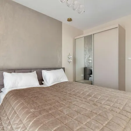 Apartament Elegancki Z Miejscem Parkingowym I Balkonem W łebie By Renters *