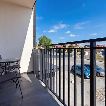Elegancki Z Miejscem Parkingowym I Balkonem W łebie By Renters Apartament
