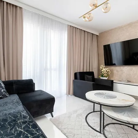 Elegancki Z Miejscem Parkingowym I Balkonem W łebie By Renters Apartament *