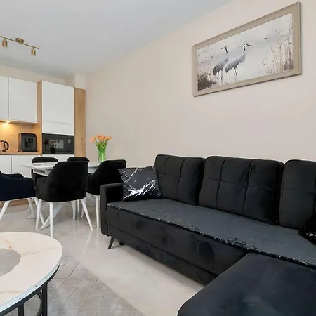Elegancki Apartament Z Miejscem Parkingowym I Balkonem W Lebie By Heyrent Апартаменты Леба