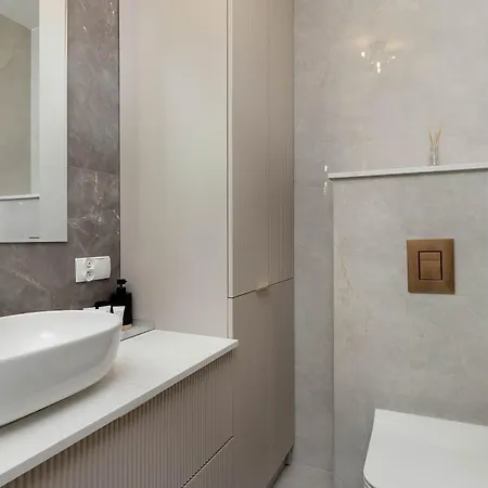 Lejlighed Elegancki Z Miejscem Parkingowym I Balkonem W Lebie By Renters