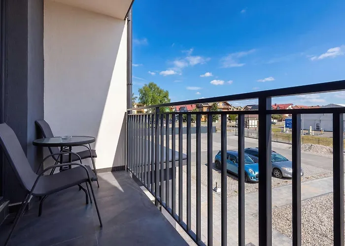 Elegancki Z Miejscem Parkingowym I Balkonem W łebie By Renters Apartament