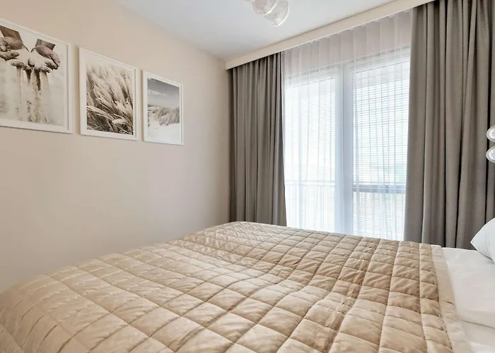 Elegancki Z Miejscem Parkingowym I Balkonem W łebie By Renters * Łeba